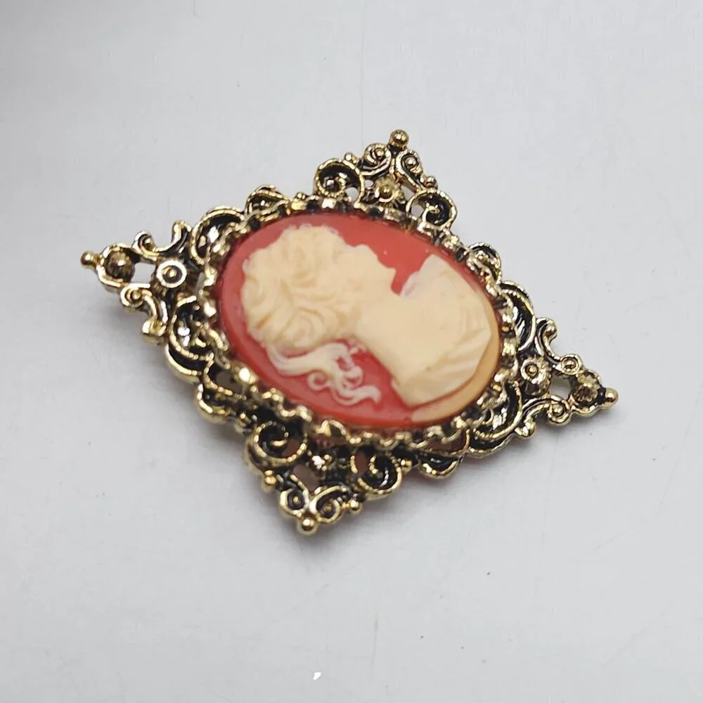 Vintage Cameo Signed GERRYS Gold Tone Victorian Brooch Pin Pendant Jewelry